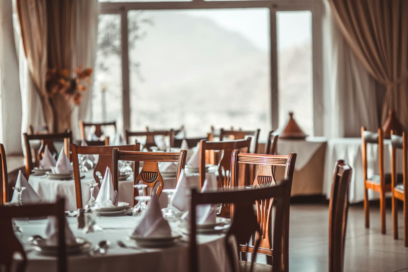 Restaurant exterior and ambience